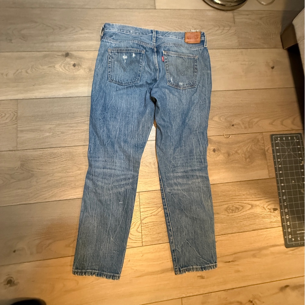 501s 29w x 28L Levi's Relaxed Fit Distressed Blue Jeans - Picture 7 of 12